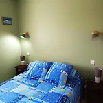 Maison De La Famille Et Des Amis 펜션 비스카로세