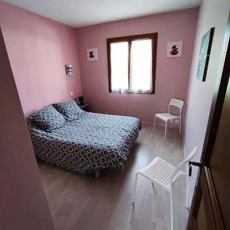 Maison De La Famille Et Des Amis Holiday home *
